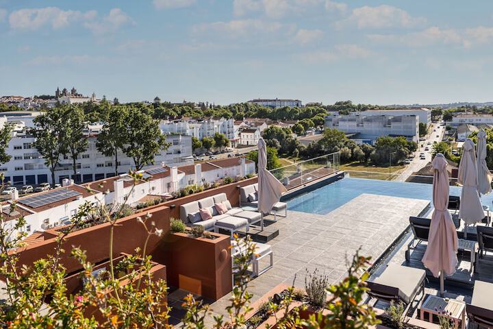 Hotel 59 of 61
