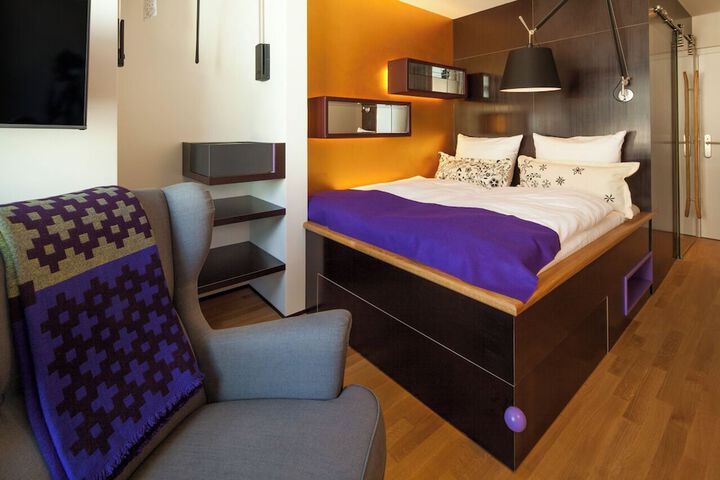 Room 86 of 159