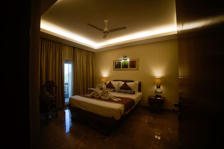 Room 8 of 124