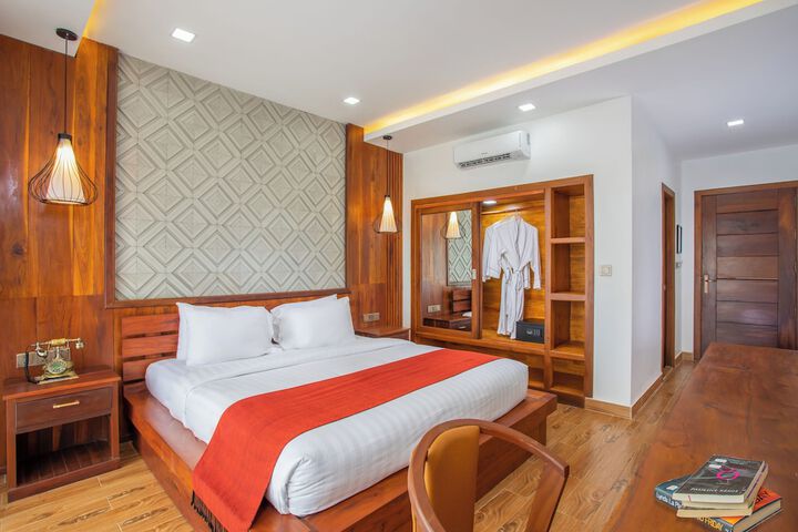 Room 11 of 180