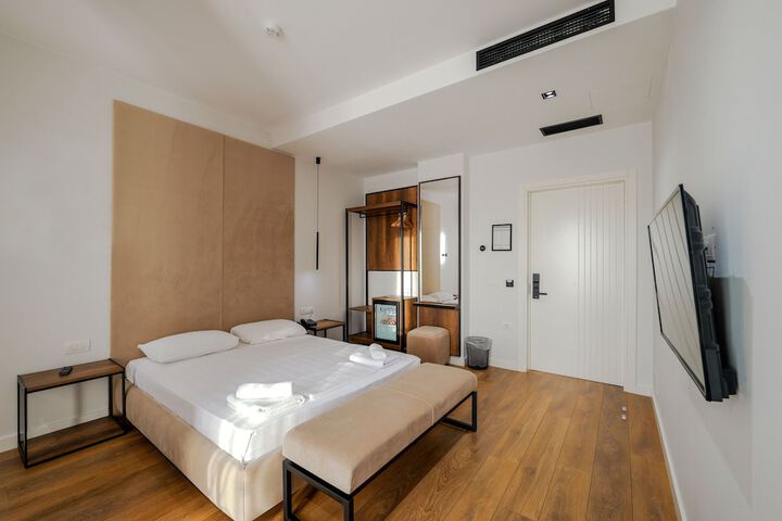 Room 7 of 52
