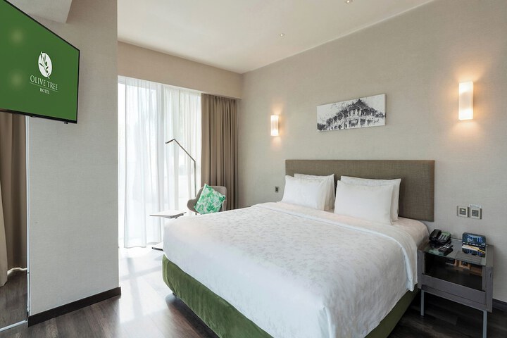 Room 10 of 51
