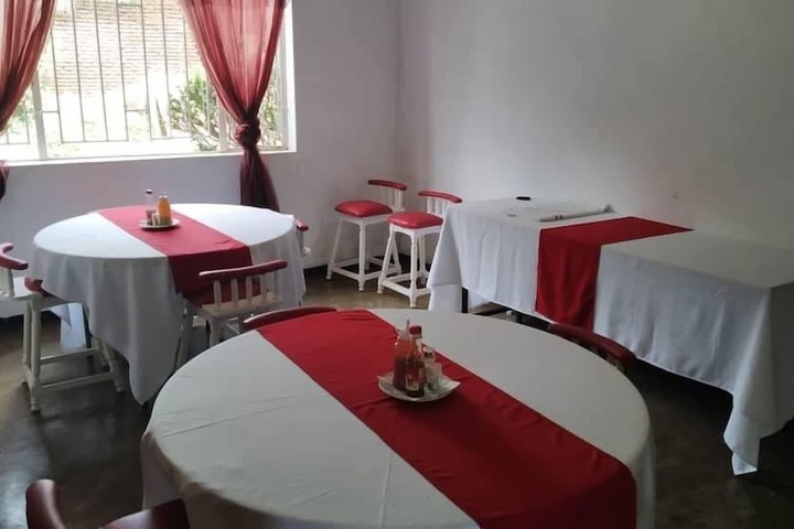 Dining 2 of 19