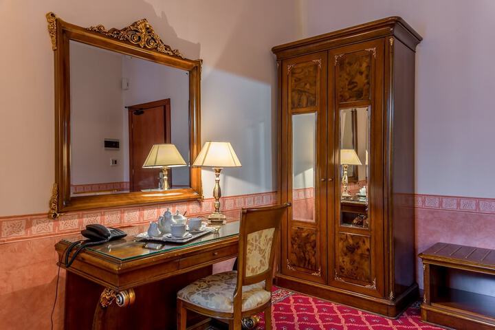 Room 7 of 41