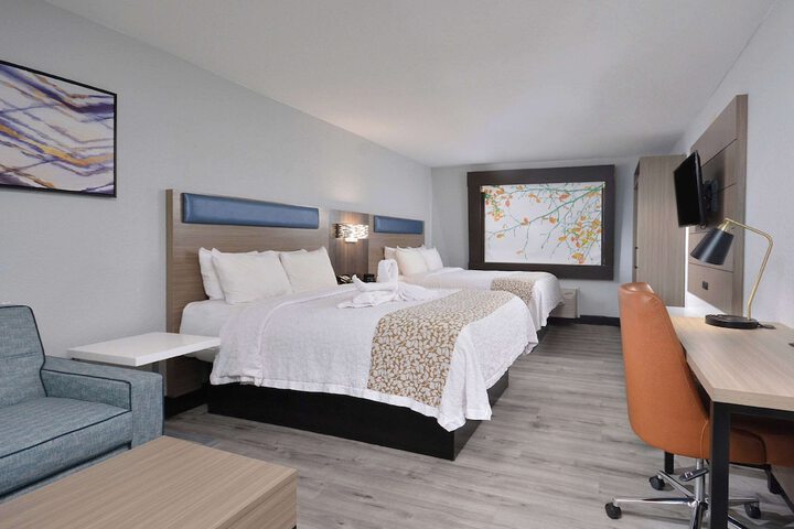 2 Queen Beds (37 of 38)