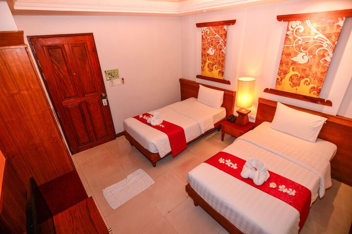 Room 18 of 74