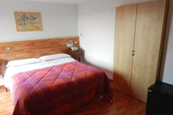 Room 12 of 31