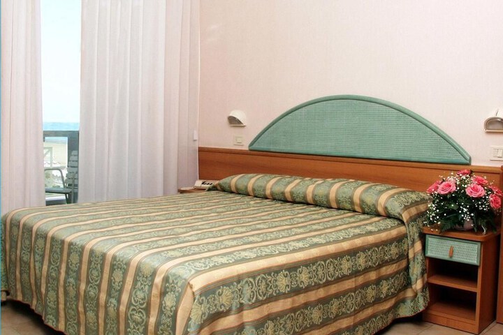 Room 5 of 29