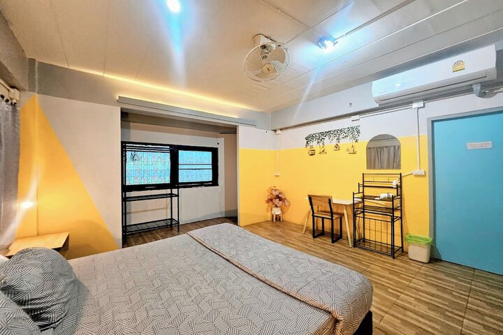 Room 15 of 94