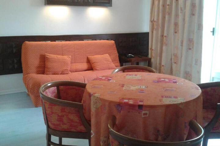 Room 10 of 47