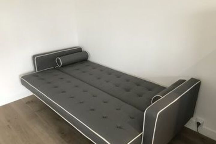 Room 4 of 17