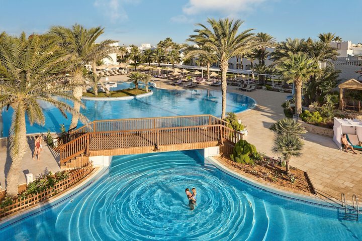 Pool 34 of 132