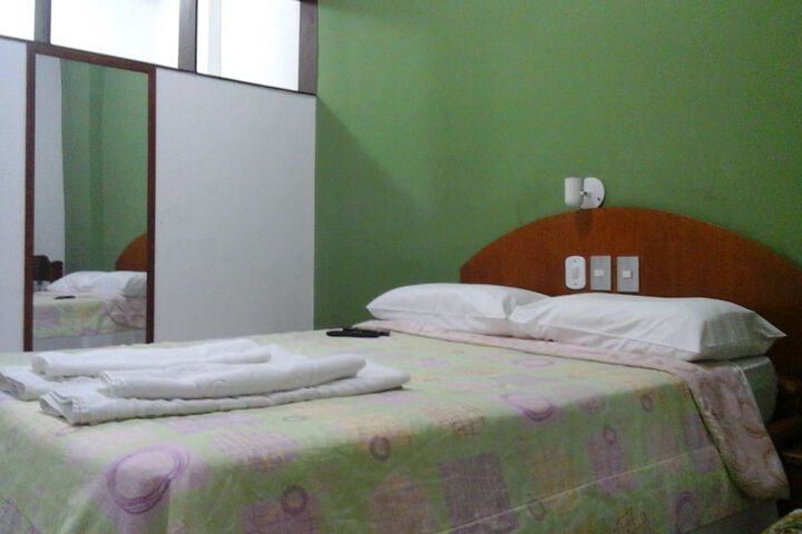 Room 6 of 19