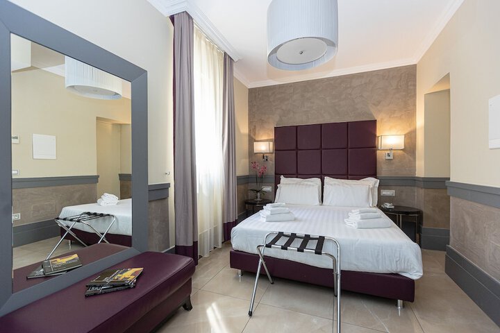 Room 56 of 222