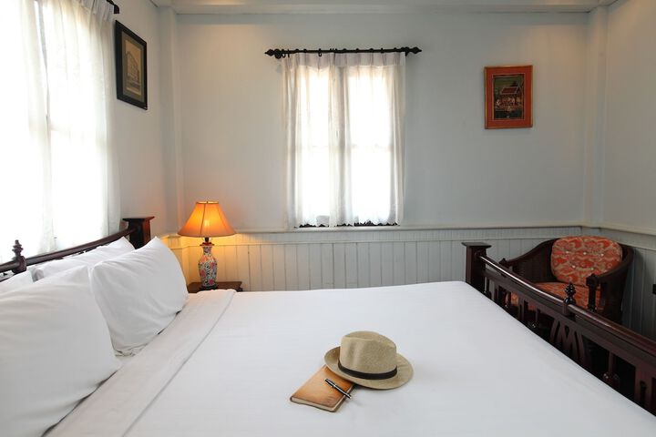 Room 16 of 33
