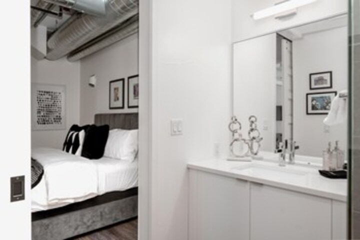 Room 102 of 104
