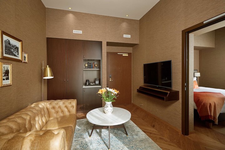 Room 26 of 66