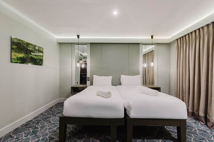 Room 196 of 263