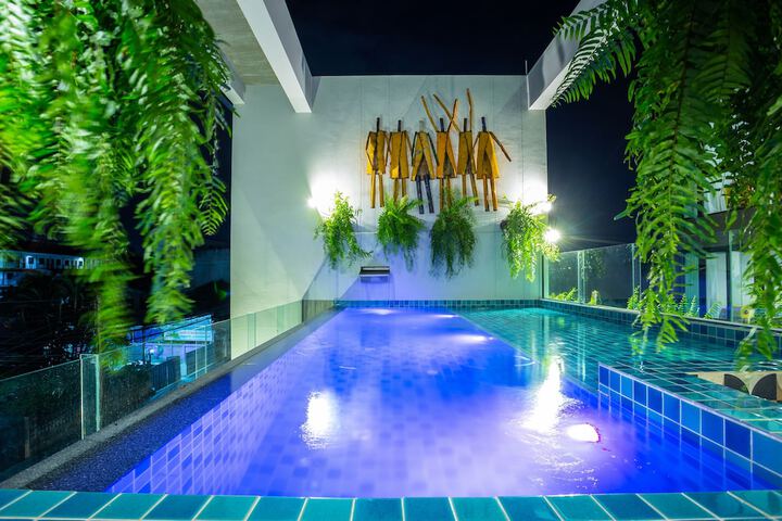 Pool 64 of 143