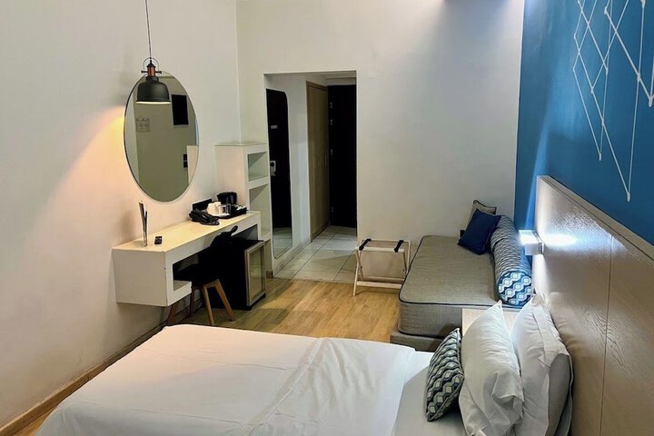 Room 42 of 98