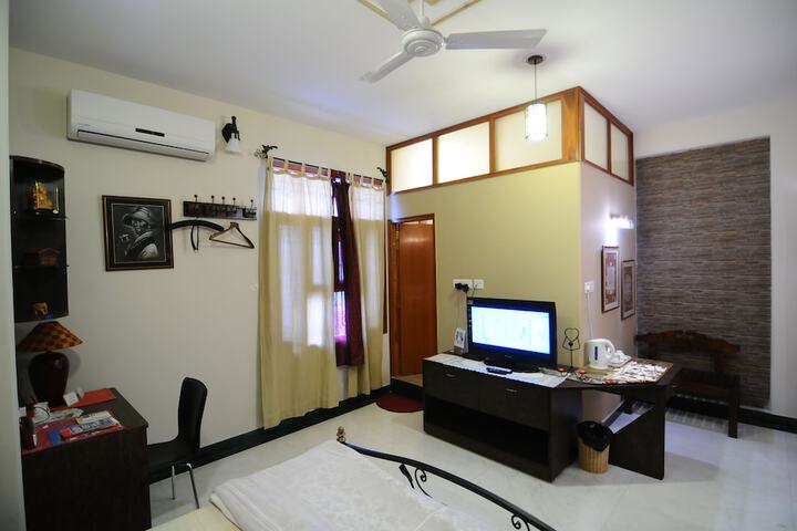 Room 5 of 30