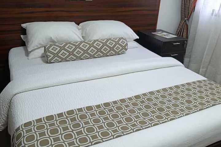 GUIMS SQUARE HOTEL