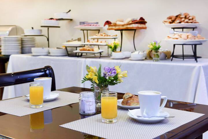 Breakfast/Coffee Service 37 of 48