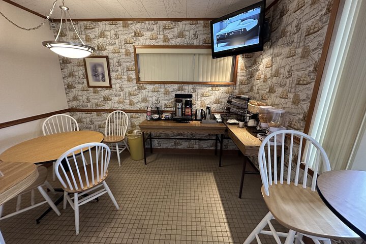 Breakfast/Coffee Service 28 of 67