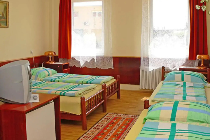 Room 4 of 21