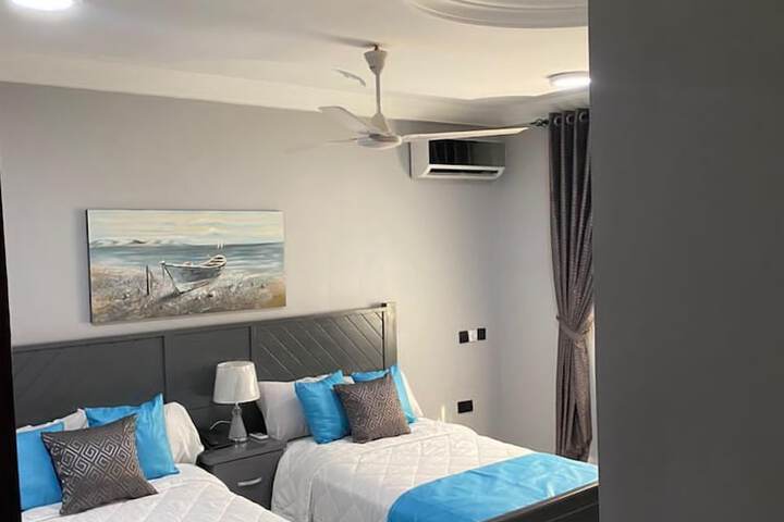 Room 10 of 27