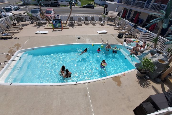 Pool 28 of 41