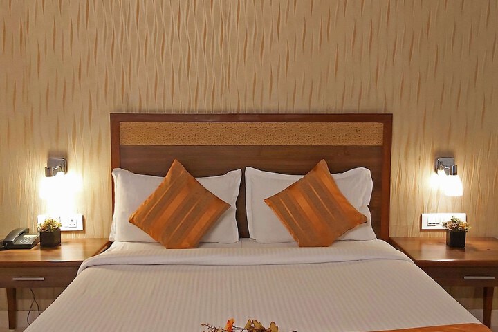 Room 13 of 27