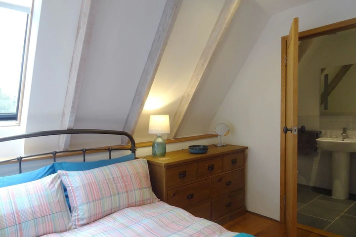 Room 6 of 7