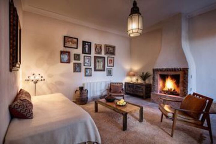 Room 10 of 38