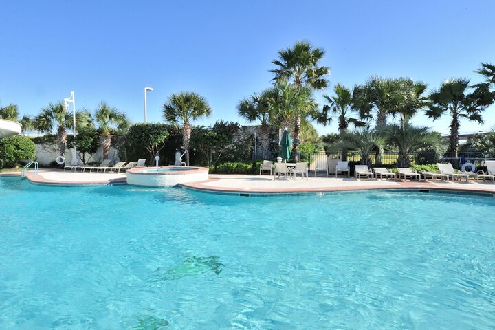 Hotel Pool