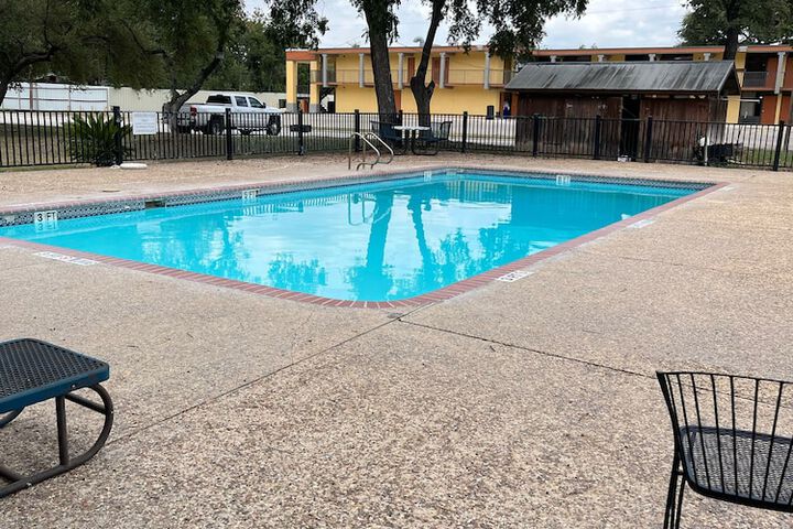 Pool 13 of 13