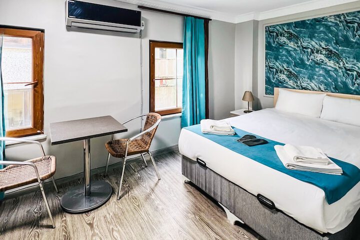 Room 15 of 28
