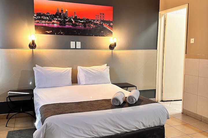 Room 4 of 26