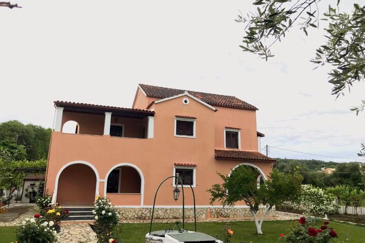 Yiouli Holiday Home