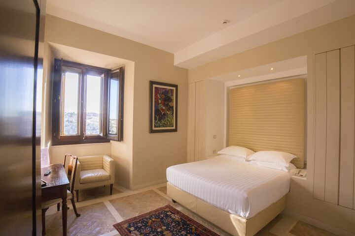 Room 3 of 47