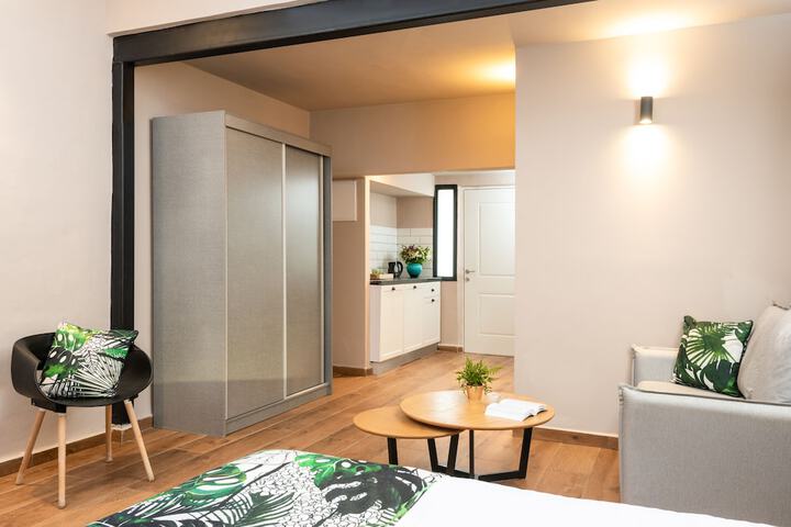Room 19 of 74