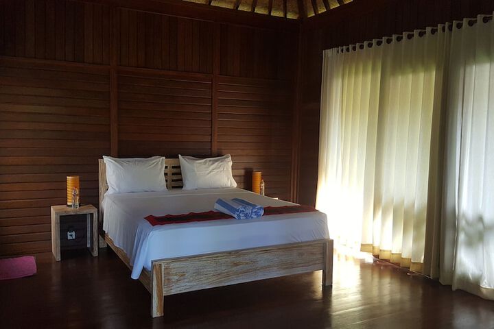 Room 2 of 37