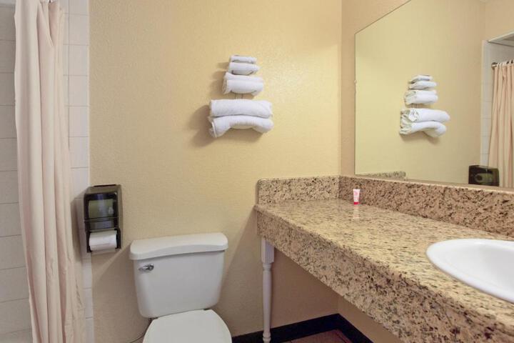 Room 17 of 23