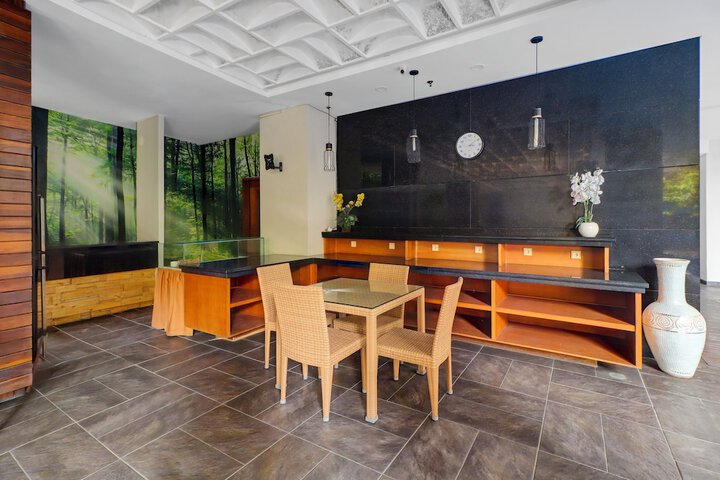 Dining Photos