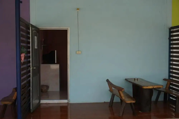 Room 5 of 14