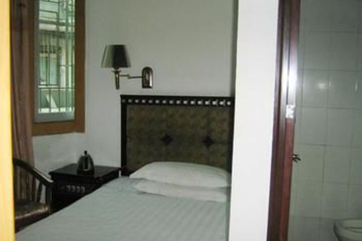 Room 34 of 59