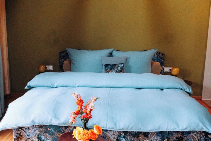 Room 2 of 40