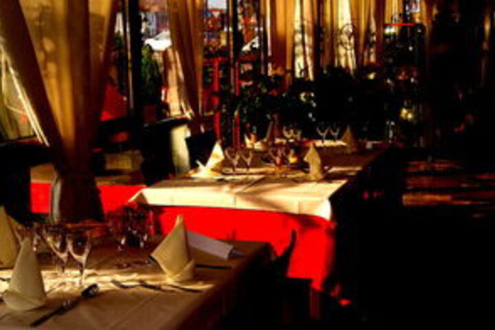 Dining 39 of 44