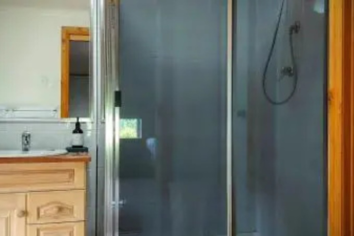 Room 8 of 12