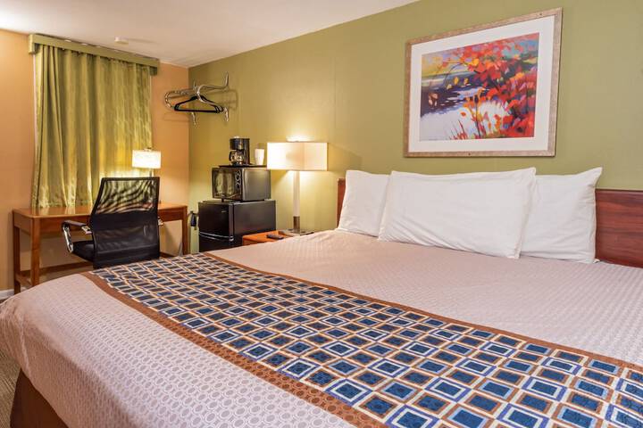 Room 2 of 16